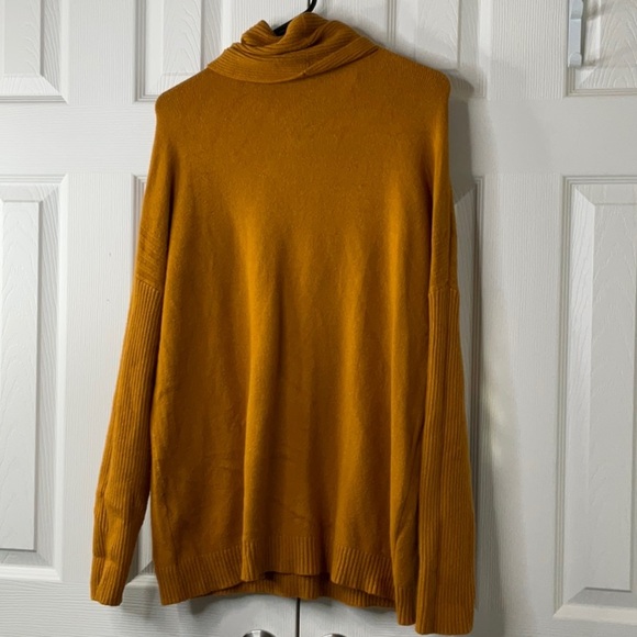 Cyrus Women Sweater Medium Orange Nylon Blend Long Sleeve Knit Casual Pullover - Picture 6 of 9